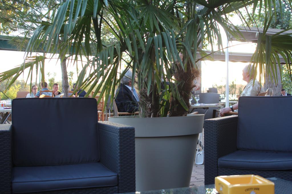 O2 Saone Hotel Reyrieux Exterior photo